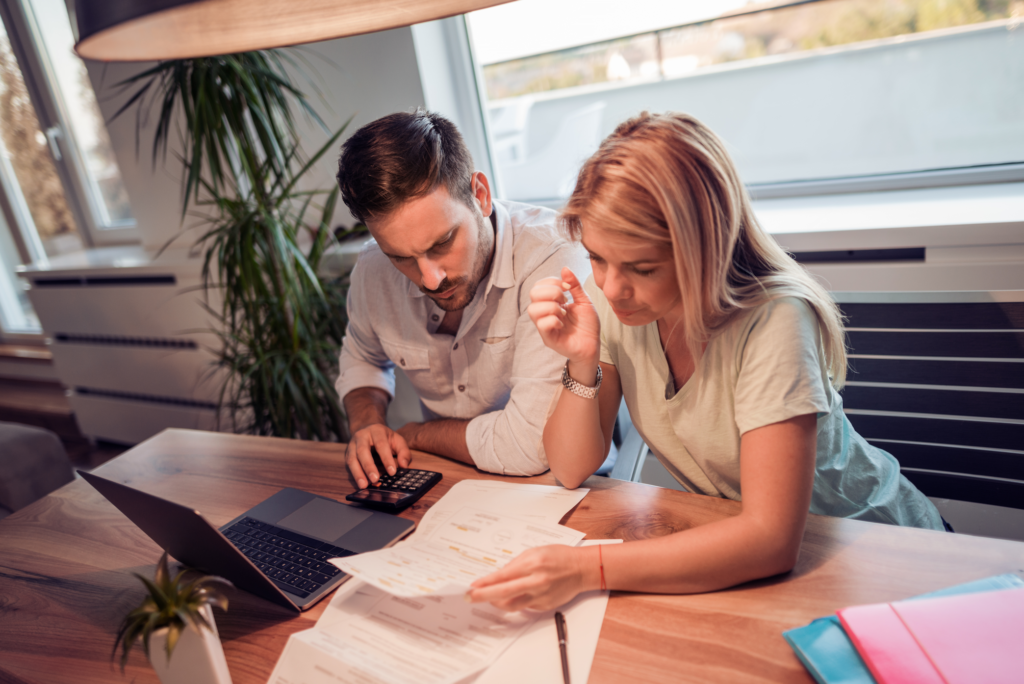 Konsolidacja kredytów w&nbsp;praktyce – historie klientów i&nbsp;realne oszczędności